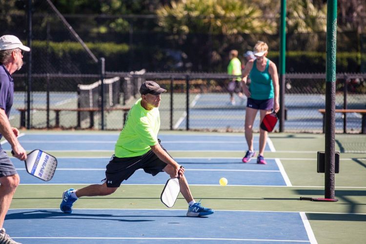 singles vs doubles in pickleball